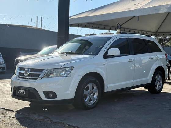 FIAT FREEMONT 2.4 EMOTION 16V GASOLINA 4P AUTOMÁTICO